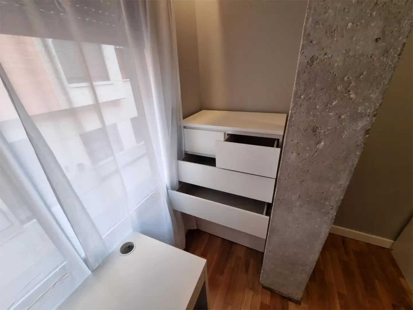 Room in Calle La Parpallota, 34, Juan de Borbón