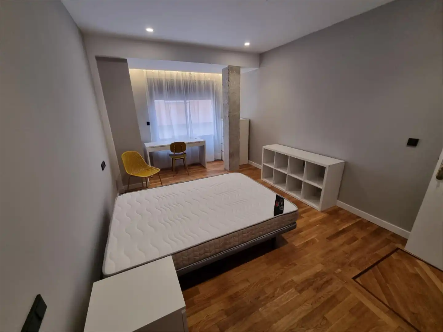 Room in Calle La Parpallota, 34, Juan de Borbón