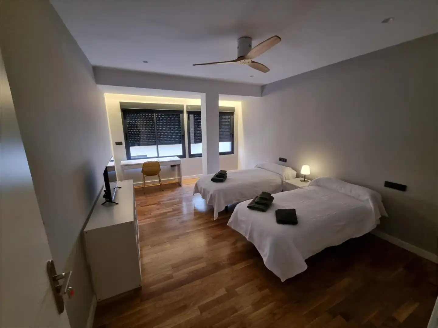 Room in Calle La Parpallota, 34, Juan de Borbón