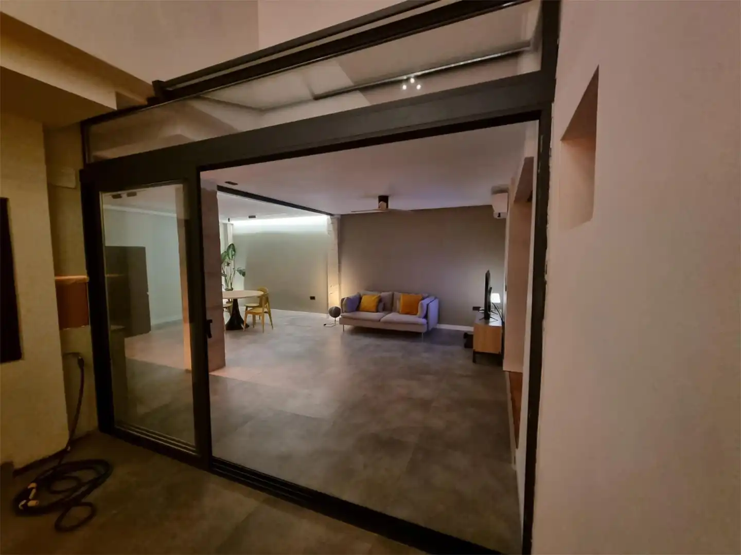 Room in Calle La Parpallota, 34, Juan de Borbón
