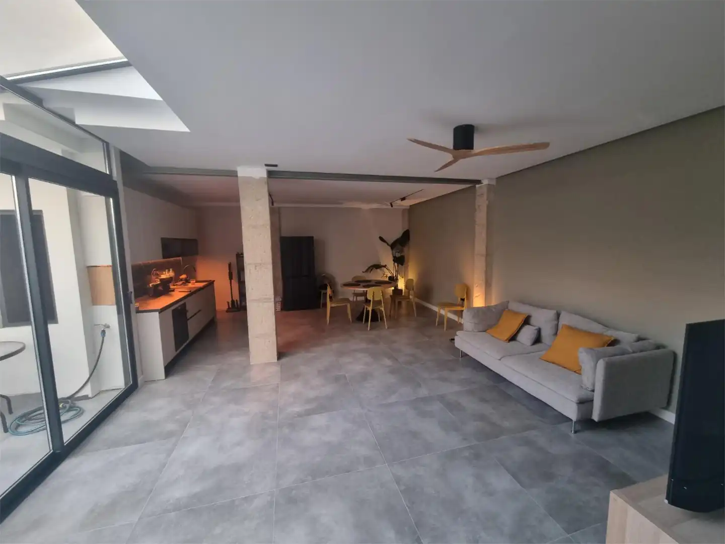 Room in Calle La Parpallota, 34, Juan de Borbón