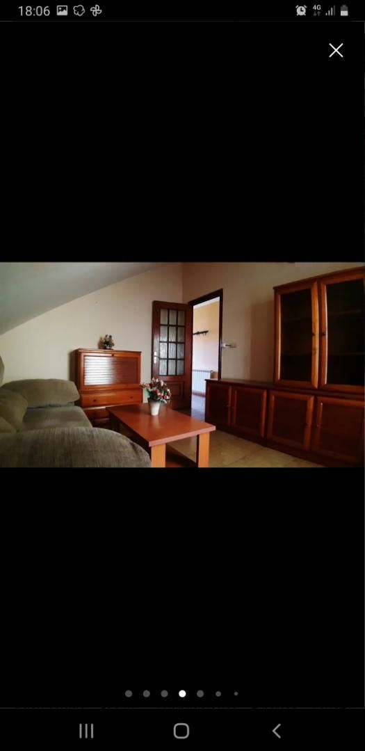 Sala d'estar de Pis en venda en Vigo  amb Calefacció, Terrassa i Moblat