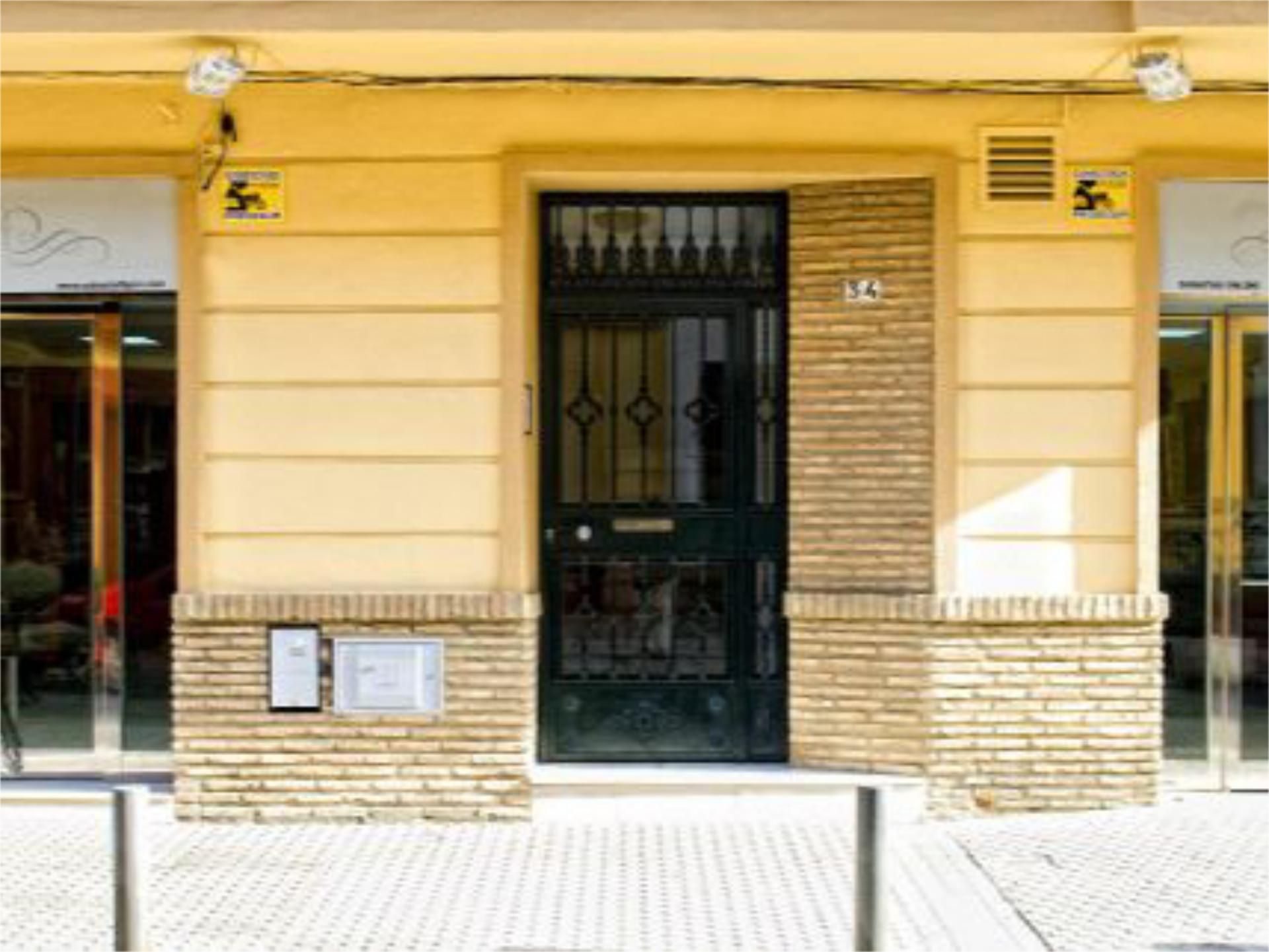 Exterior view of Premises for sale in  Sevilla Capital  with Air Conditioner and Heating