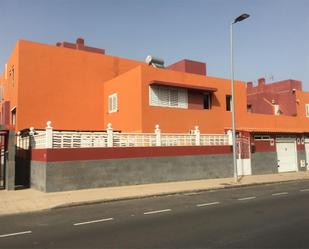 Exterior view of Duplex for sale in Santa Lucía de Tirajana  with Air Conditioner, Terrace and Swimming Pool