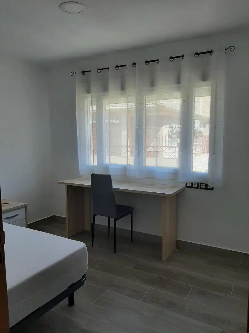 Habitació a Calle el Trevenque, 12, Crta. De la Sierra Habitació a Calle el Trevenque, 12, Crta. De la Sierra