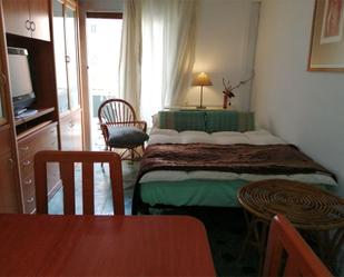 Bedroom of Flat to share in  Barcelona Capital  with Balcony