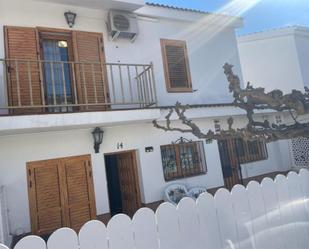 Vista exterior de Casa adosada de lloguer en El Vendrell amb Aire condicionat, Terrassa i Balcó