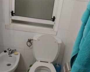 Bathroom of Flat to share in Ordes  with Heating, Private garden and Swimming Pool