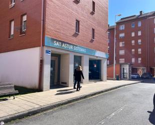 Vista exterior de Local de lloguer en Oviedo  amb Calefacció