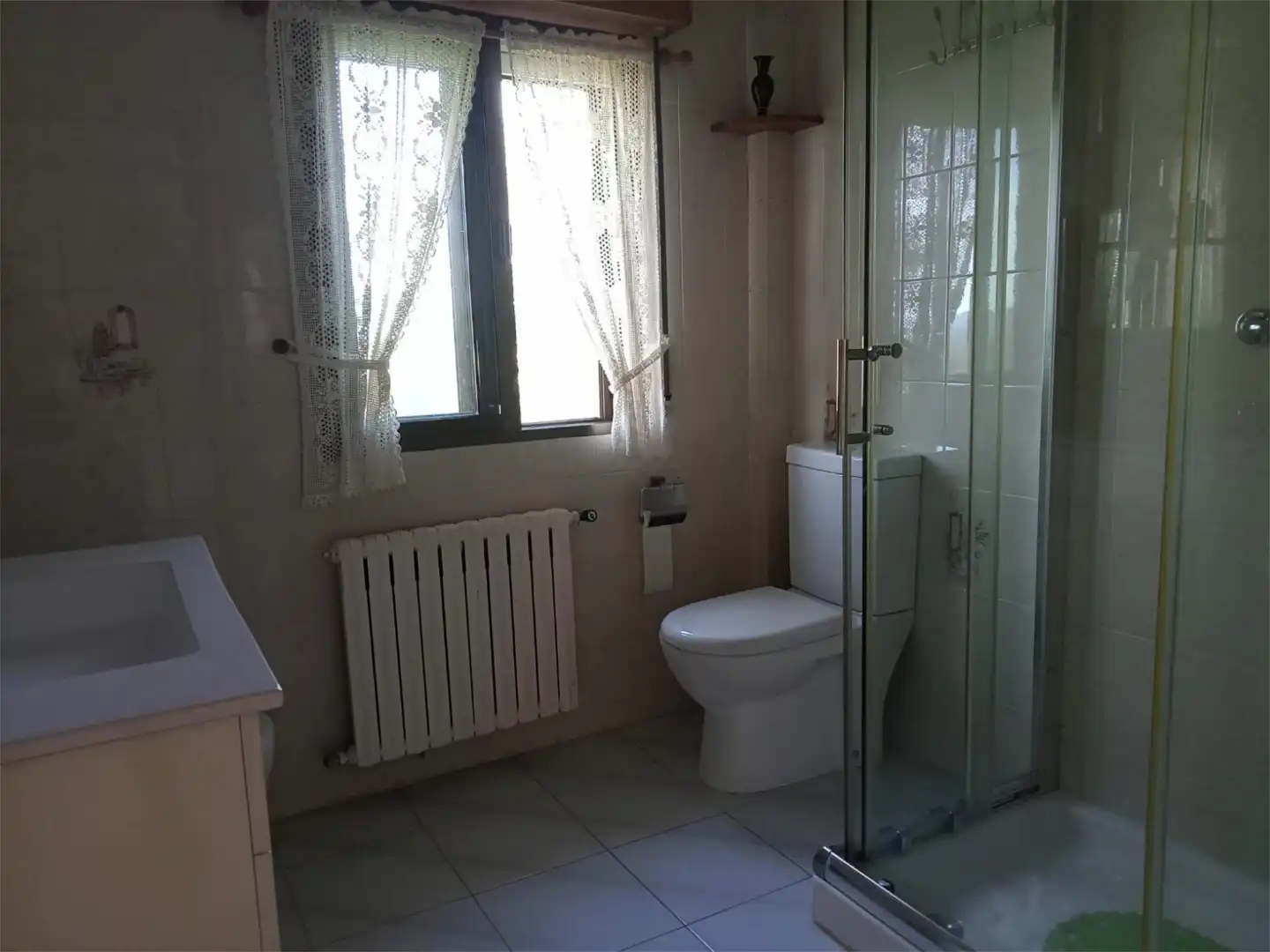 Country homes for sale in Calle San Marcos, 7, Aldeadávila de la Ribera Bathroom of Country homes for sale in Aldeadávila de la Ribera with Private garden, Terrace and Storage room