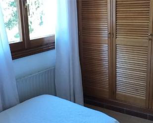 Bedroom of Flat to share in El Escorial  with Swimming Pool and Balcony