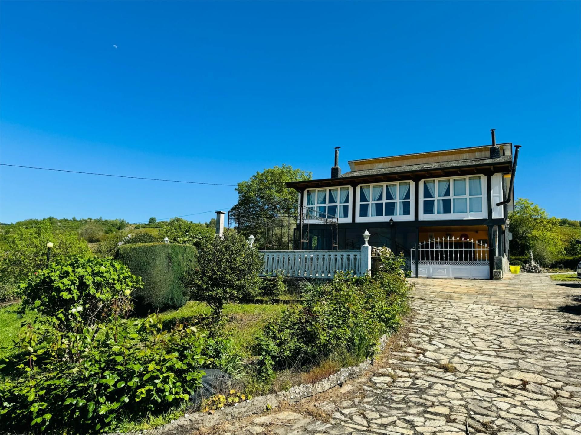 Exterior view of House or chalet for sale in Priaranza del Bierzo  with Heating, Private garden and Parquet flooring