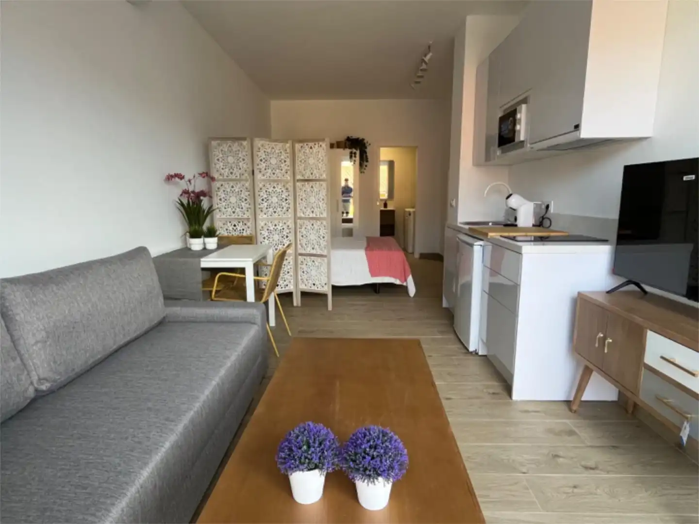 Zimmer in Calle Amador de los Ríos, 42, Cerrado de Calderón - Hacienda Paredes Schlafzimmer von Wohnung zur untervermieten in Málaga mit Klimaanlage, Heizung und Terrasse