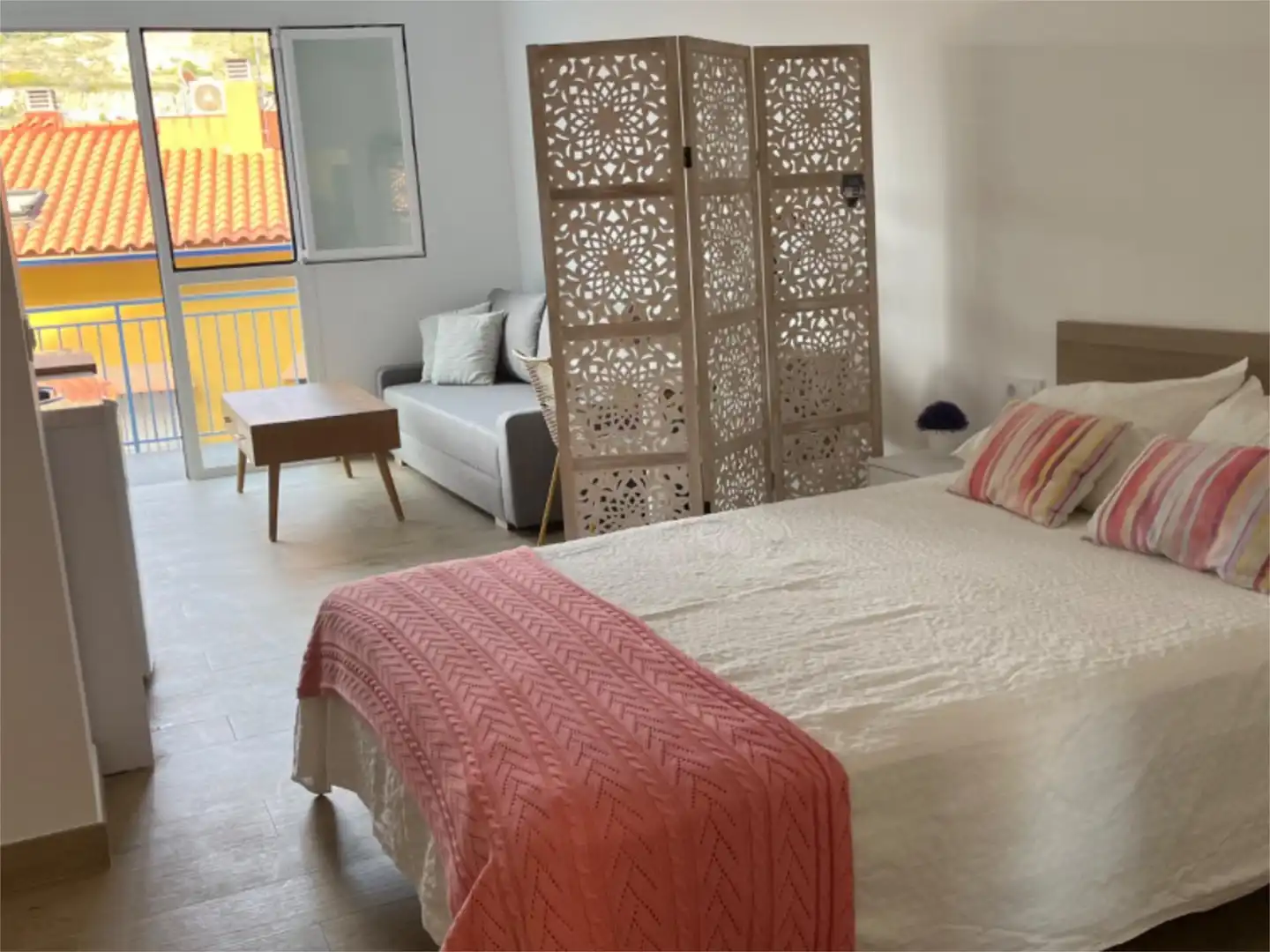 Zimmer in Calle Amador de los Ríos, 42, Cerrado de Calderón - Hacienda Paredes Schlafzimmer von Wohnung zur untervermieten in Málaga mit Klimaanlage, Heizung und Terrasse