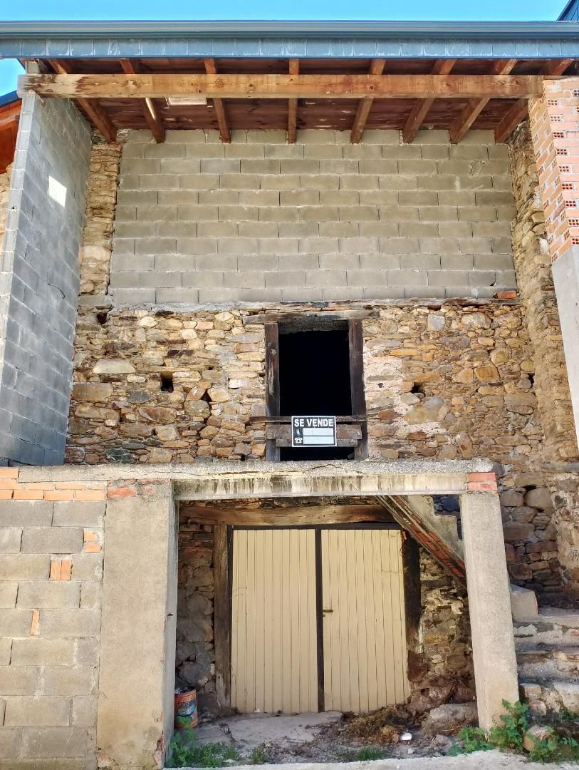 Exterior view of Single-family semi-detached for sale in O Barco de Valdeorras  