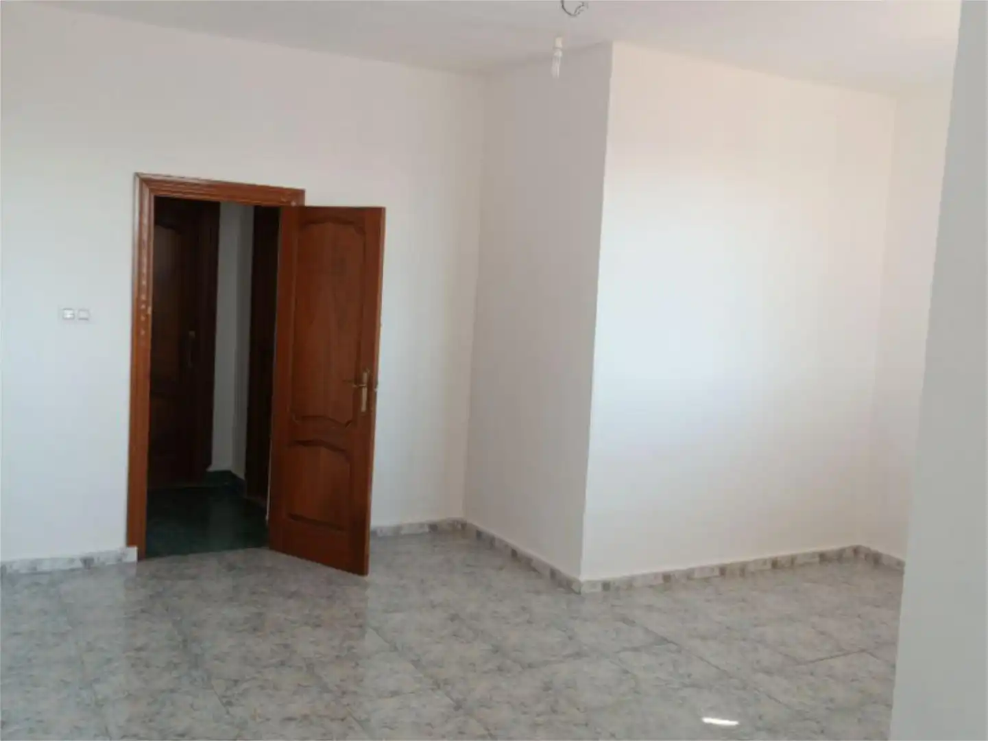 Piso en venta en Calle A, 48, San Roque - La Cruz - La Rozuela Piso en venta en Linares con Aire acondicionado, Jardín privado y Terraza