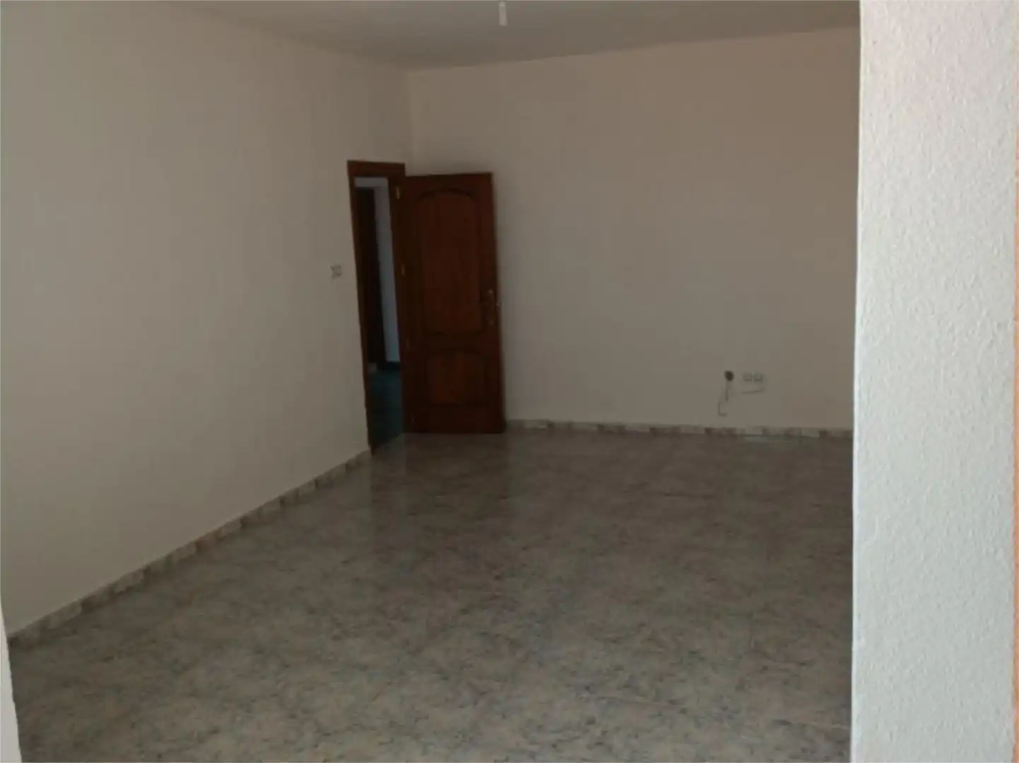 Piso en venta en Calle A, 48, San Roque - La Cruz - La Rozuela Piso en venta en Linares con Aire acondicionado, Jardín privado y Terraza