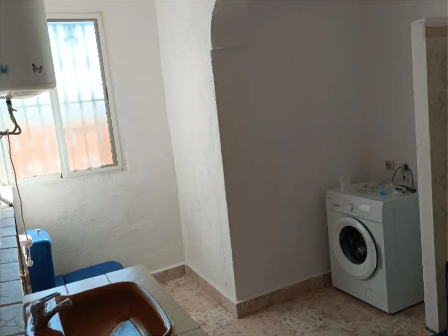 Piso en venta en Calle A, 48, San Roque - La Cruz - La Rozuela Baño de Piso en venta en Linares con Aire acondicionado, Jardín privado y Terraza