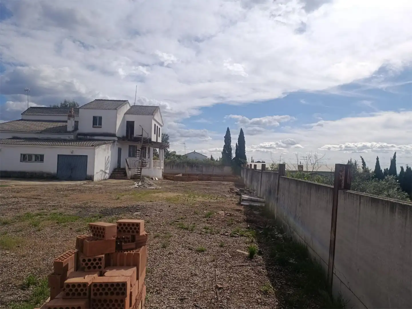 Piso en venta en Calle A, 48, San Roque - La Cruz - La Rozuela Piso en venta en Linares con Aire acondicionado, Jardín privado y Terraza