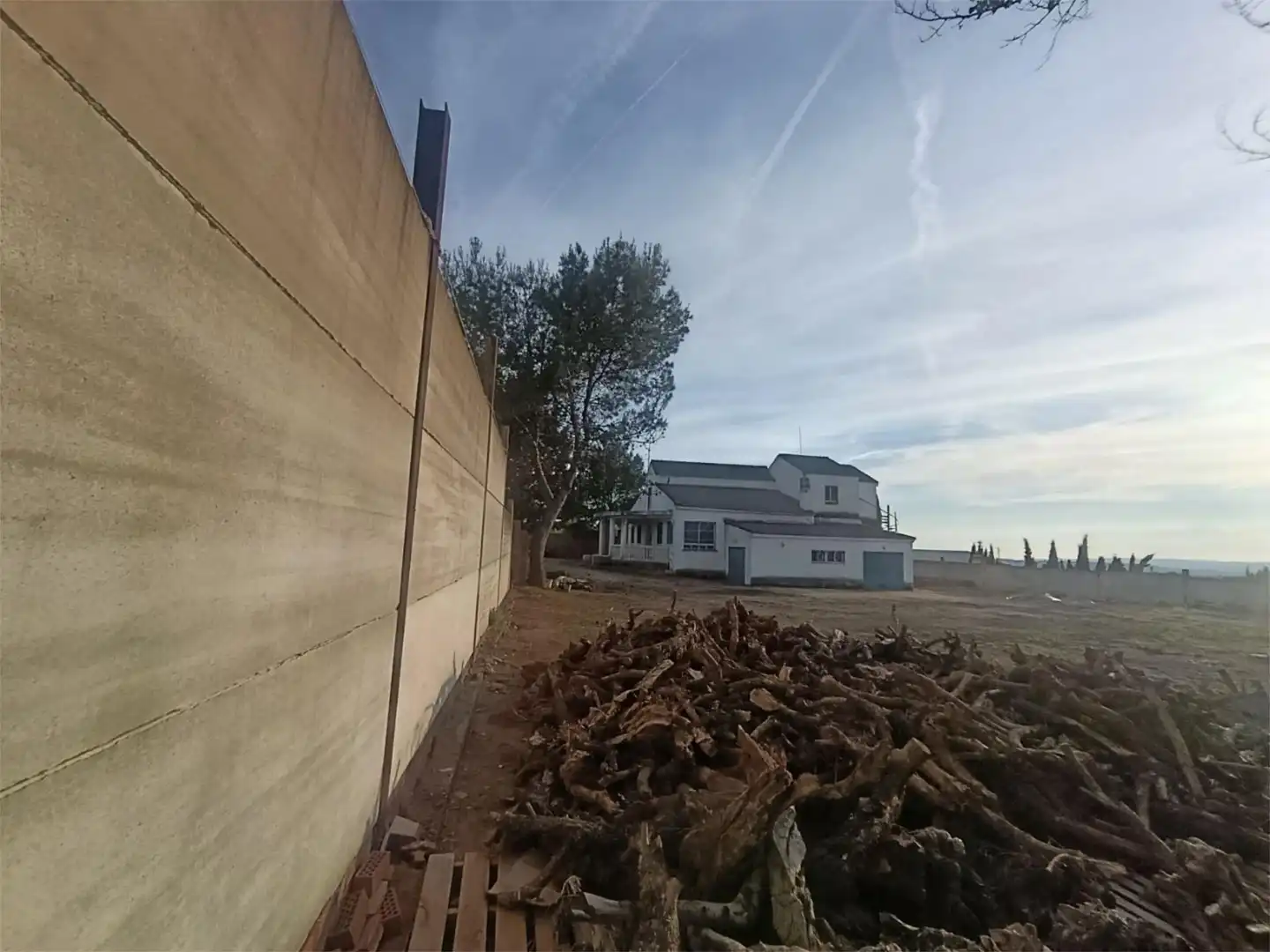 Piso en venta en Calle A, 48, San Roque - La Cruz - La Rozuela Vista exterior de Piso en venta en Linares con Aire acondicionado, Jardín privado y Terraza