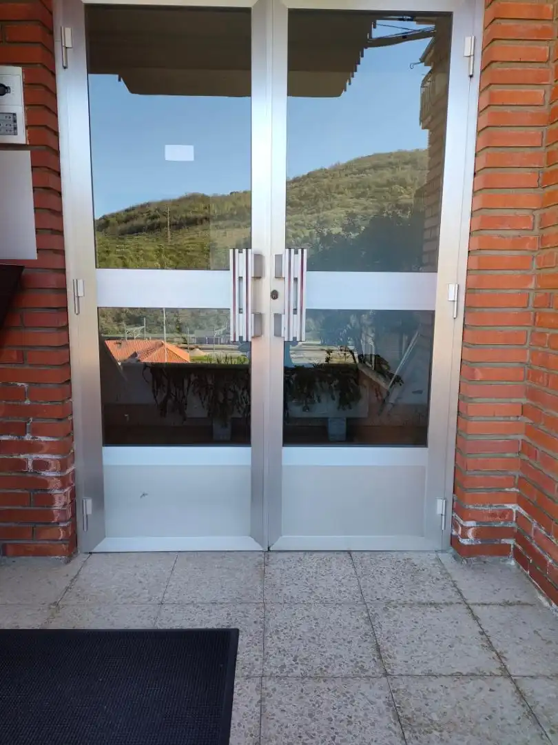 Piso en venta en Calle Poibueno, 4, Torre del Bierzo Piso en venta en Torre del Bierzo con Calefacción, Jardín privado y Terraza
