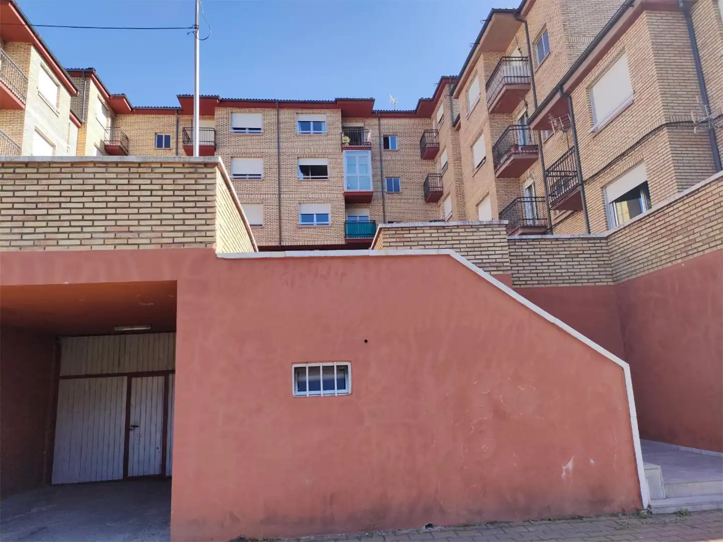 Piso en venta en Calle Poibueno, 4, Torre del Bierzo Vista exterior de Piso en venta en Torre del Bierzo con Calefacción, Jardín privado y Terraza