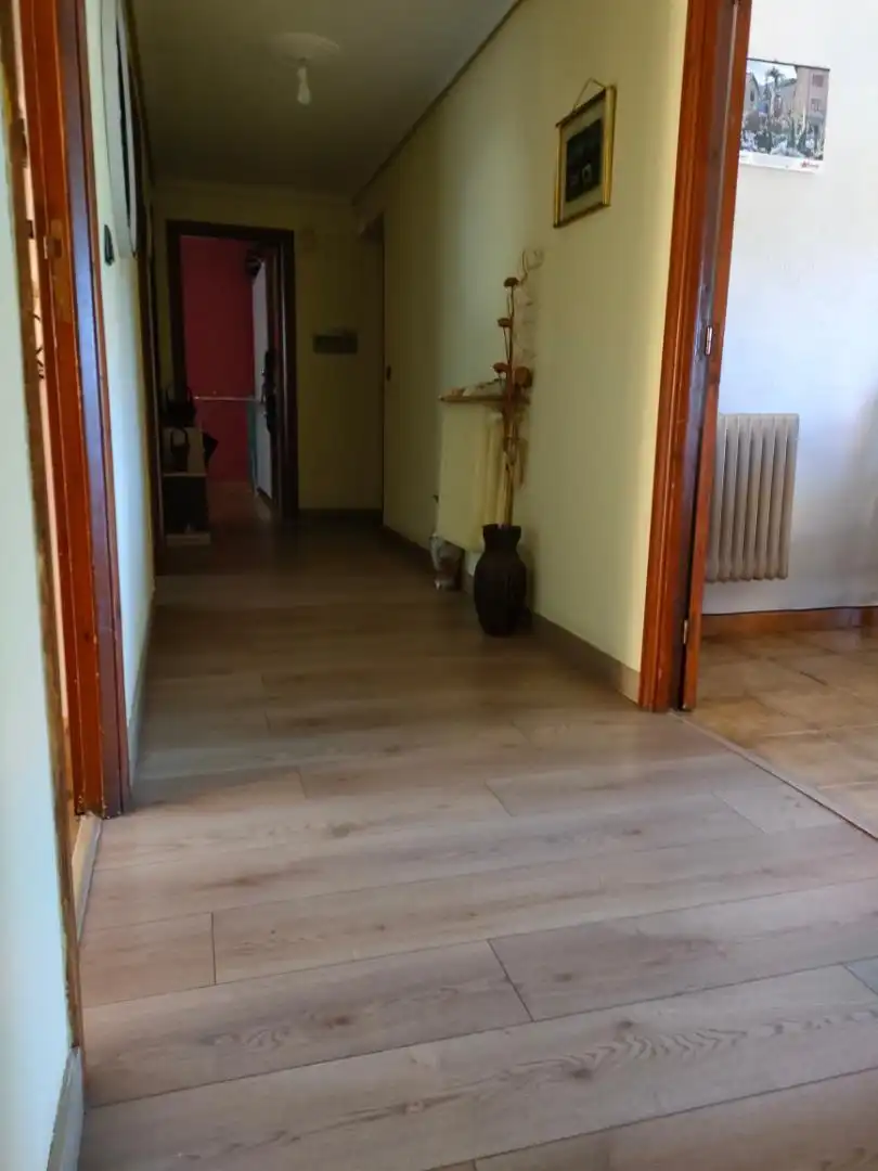 Piso en venta en Calle Poibueno, 4, Torre del Bierzo Piso en venta en Torre del Bierzo con Calefacción, Jardín privado y Terraza