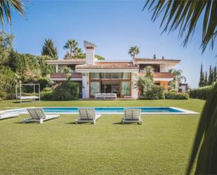 Jardí de Casa o xalet en venda en Marbella amb Aire condicionat, Terrassa i Piscina