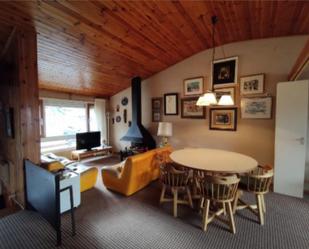 Sala d'estar de Casa adosada de lloguer en Alp