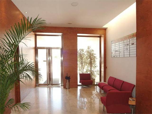 Oficina en Alquiler en Calle Palma del Río, 19 en Puerta Blanca