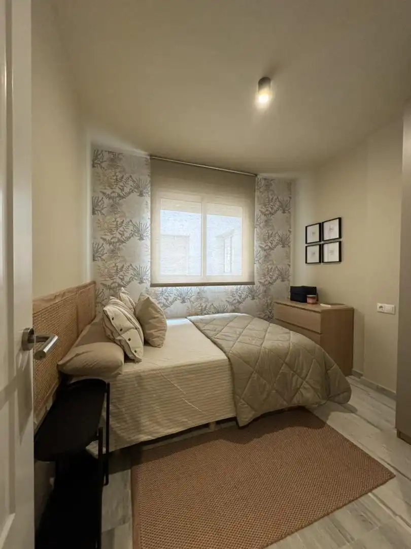 Schlafzimmer von Wohnung zur Miete in Polopos mit Terrasse, Waschmaschine und Fernseher