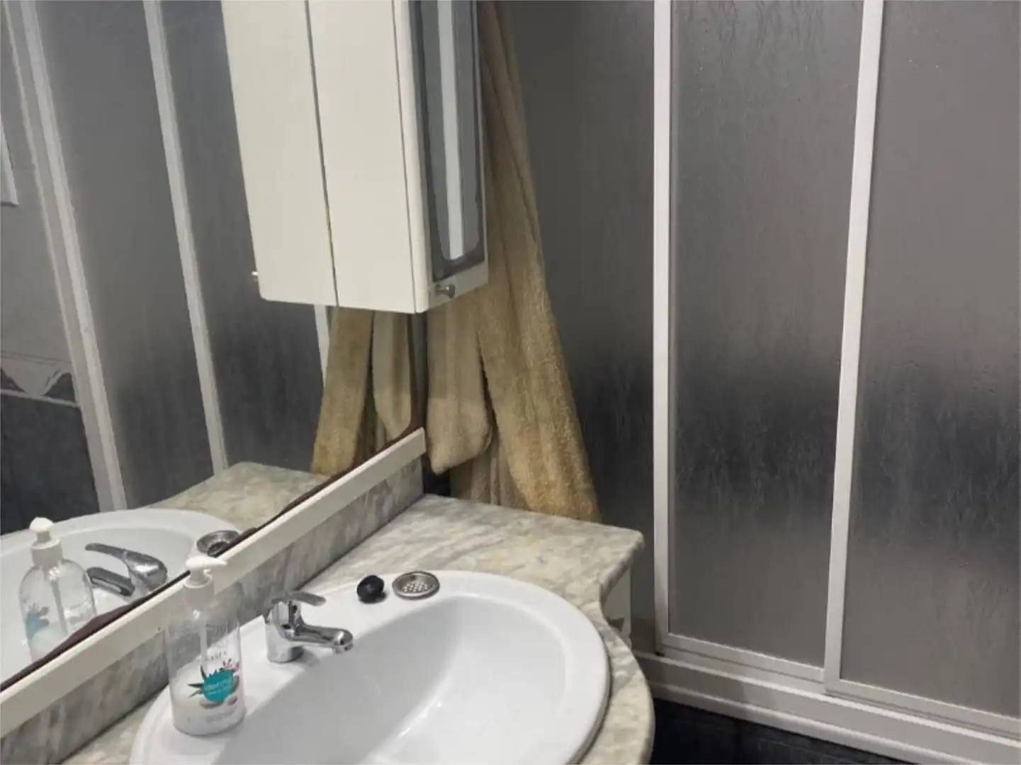 Flat for sale in Carrer de Vidal I Ribas, 7, Can Vidalet Bathroom of Flat for sale in Esplugues de Llobregat with Terrace and Balcony