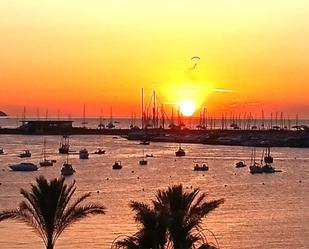 Vista exterior de Apartament en venda en Sant Antoni de Portmany amb Piscina