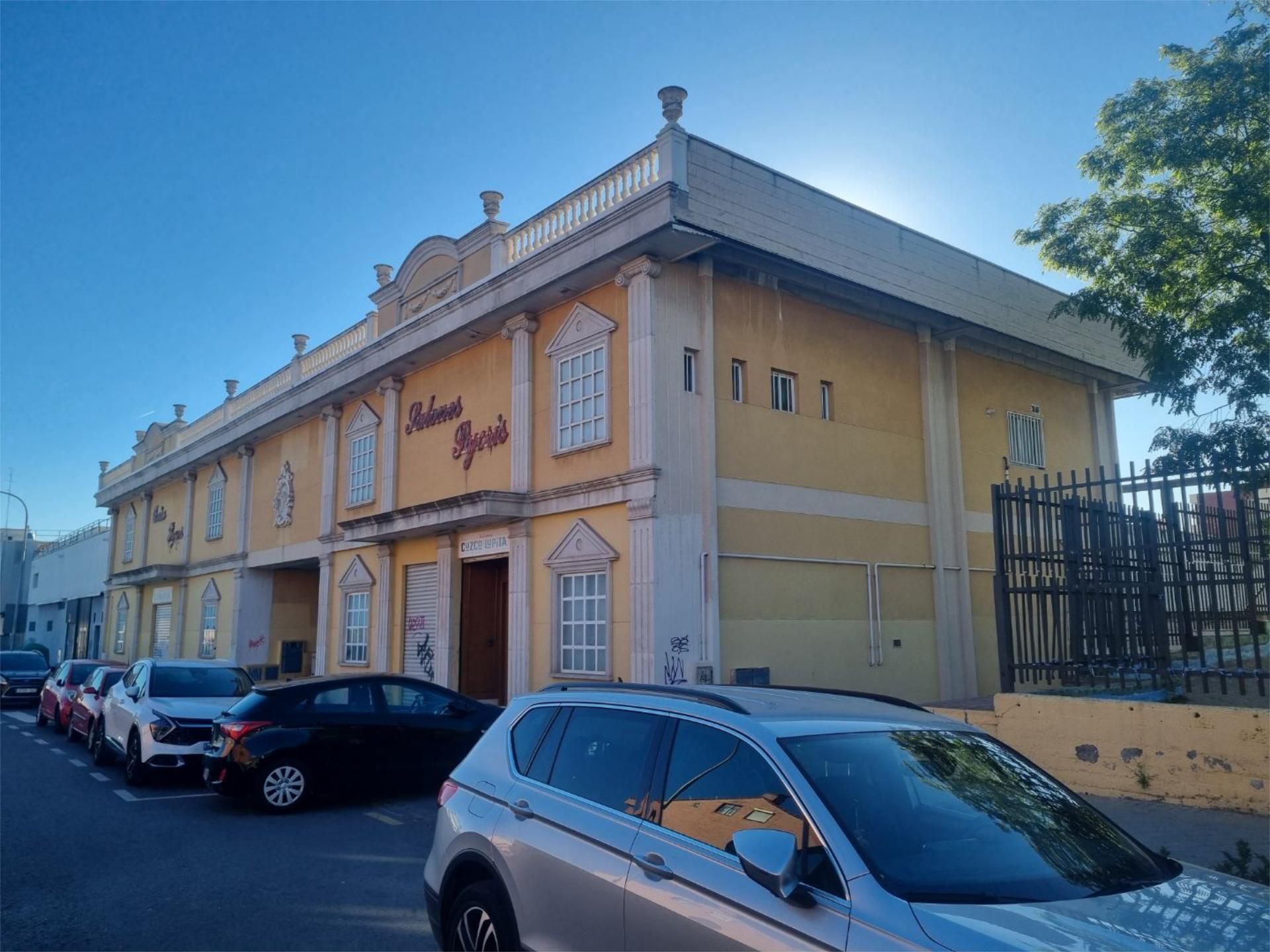 Exterior view of Premises for sale in Móstoles  with Air Conditioner, Heating and Furnished