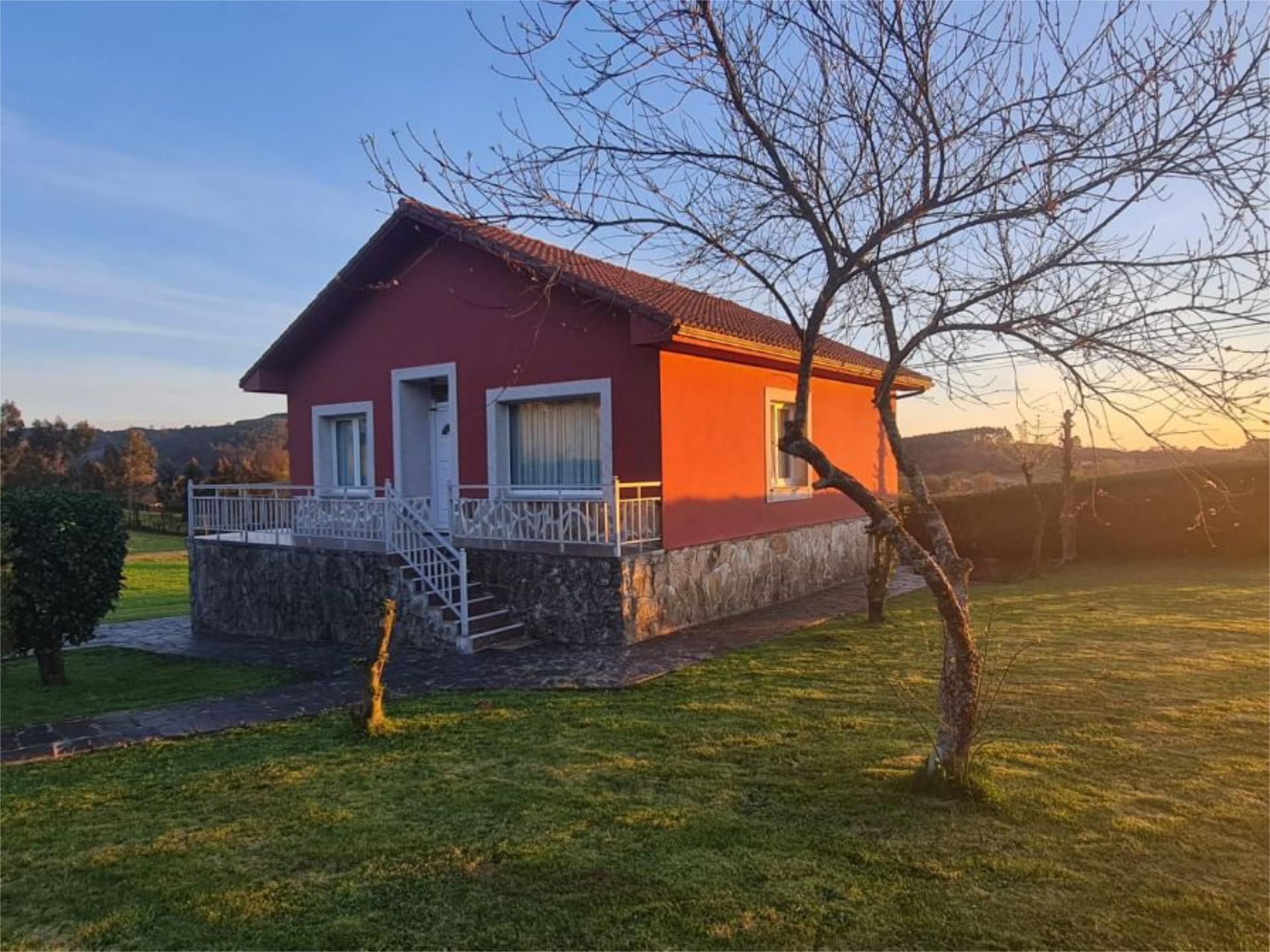 Vista exterior de Casa o xalet en venda en Boimorto amb Jardí privat, Parquet i Moblat