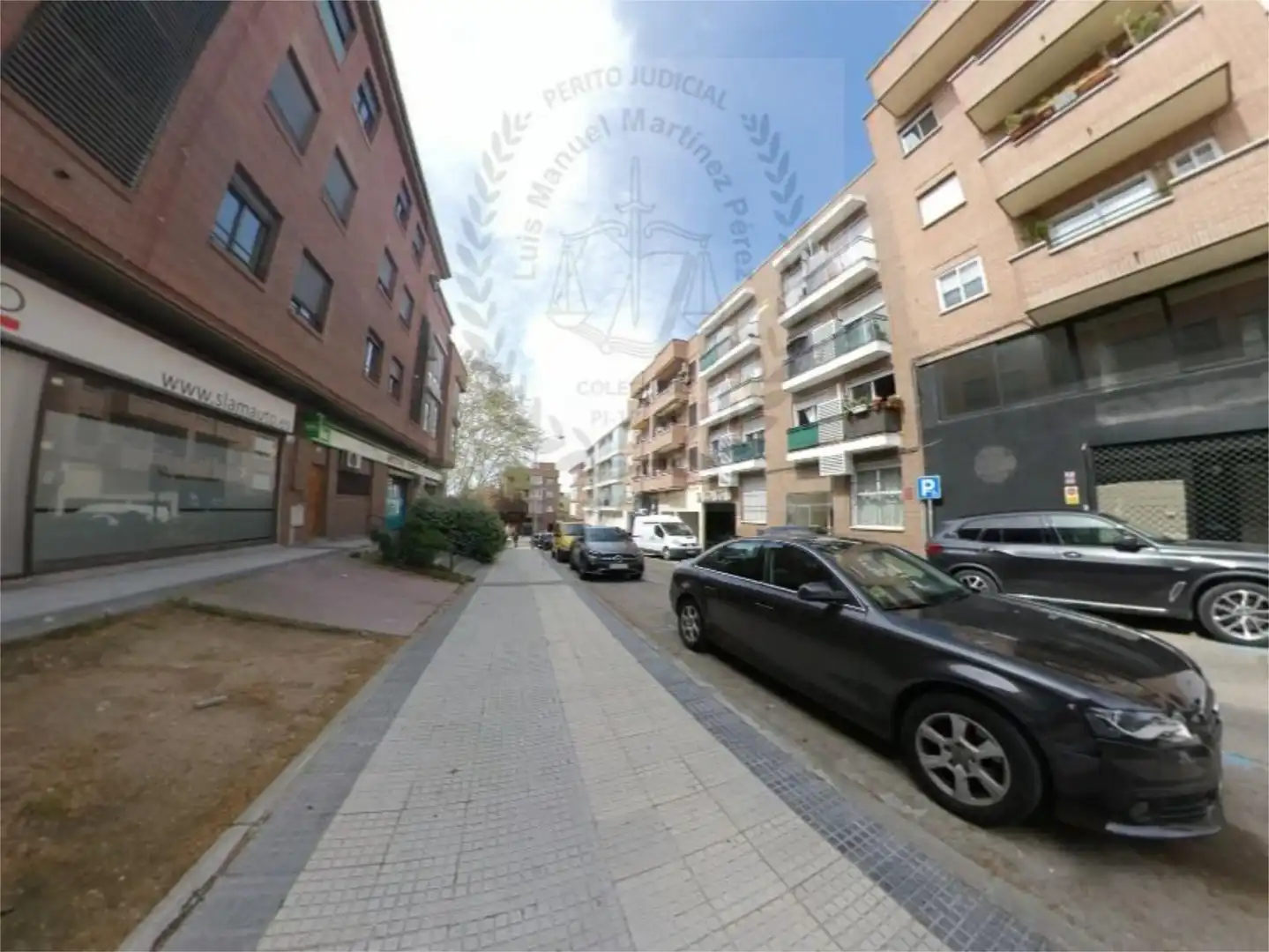 Vista exterior de Local en venta en Majadahonda