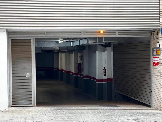Garaje en Venta en Carrer d'Esteve Albert, 86 en Via Europa - Parc Central