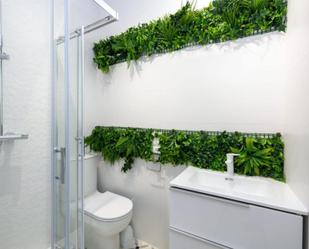 Bathroom of Flat to share in  Granada Capital