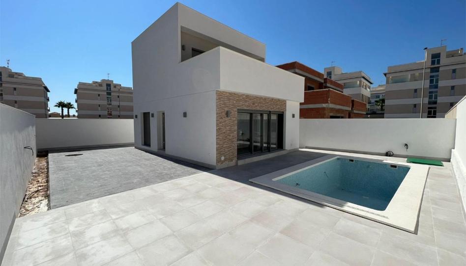 Casa o xalet en venda a Calle Vainilla, 4b, Villamartín - Las Filipinas, Alicante - imatge 1 Foto 1 de Casa o xalet en venda a Calle Vainilla, 4b, Villamartín - Las Filipinas, Alicante