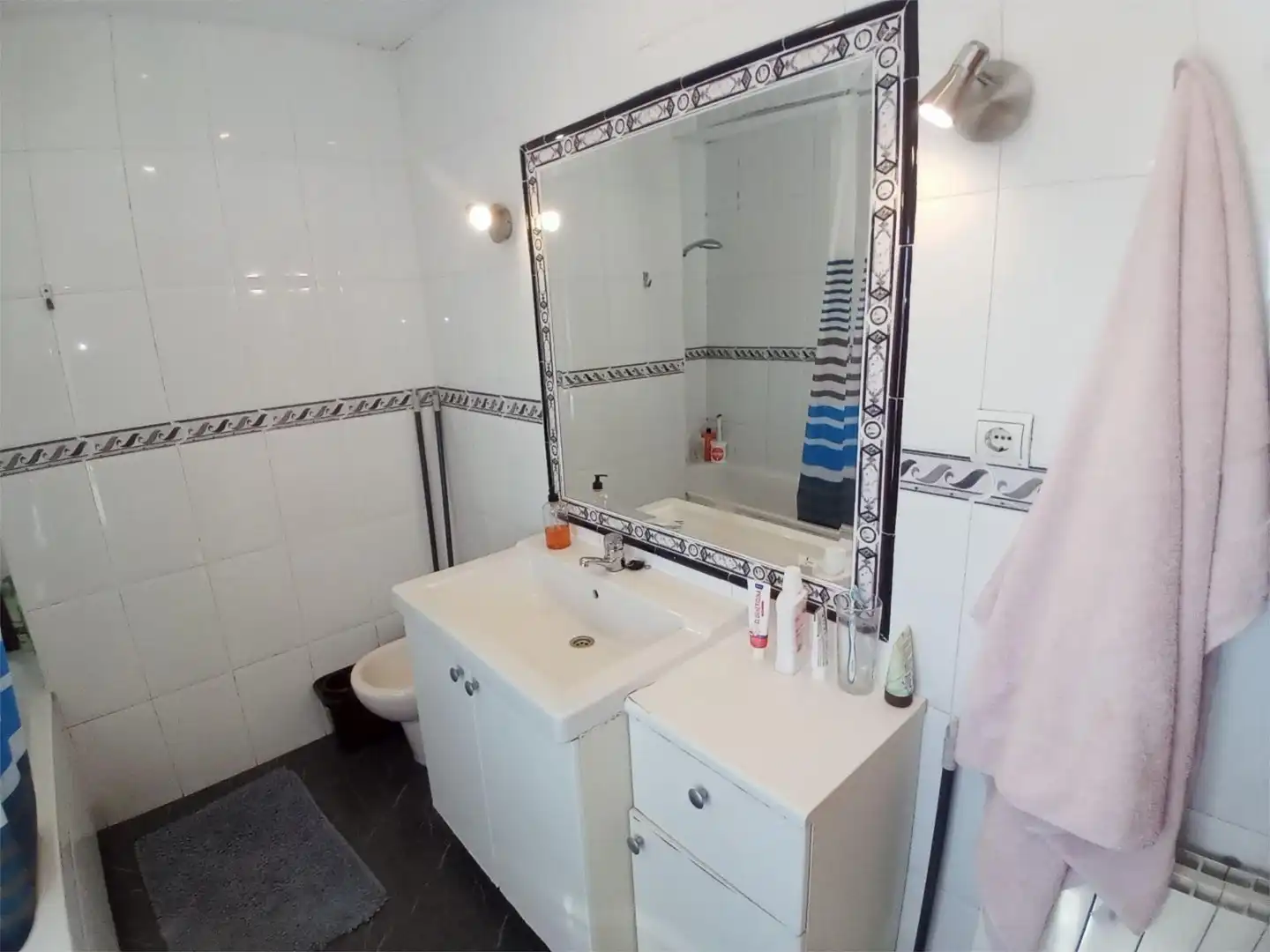 Room in Calle Otoño, 2, Rejas Room in Calle Otoño, 2, Rejas