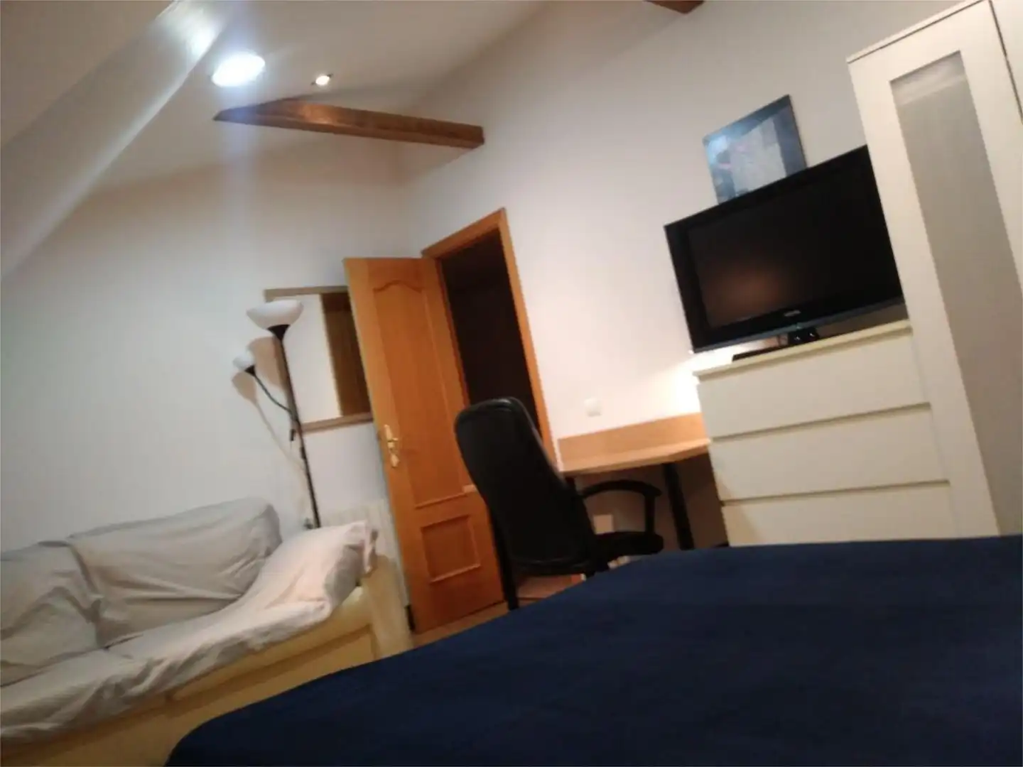 Room in Calle Otoño, 2, Rejas Room in Calle Otoño, 2, Rejas