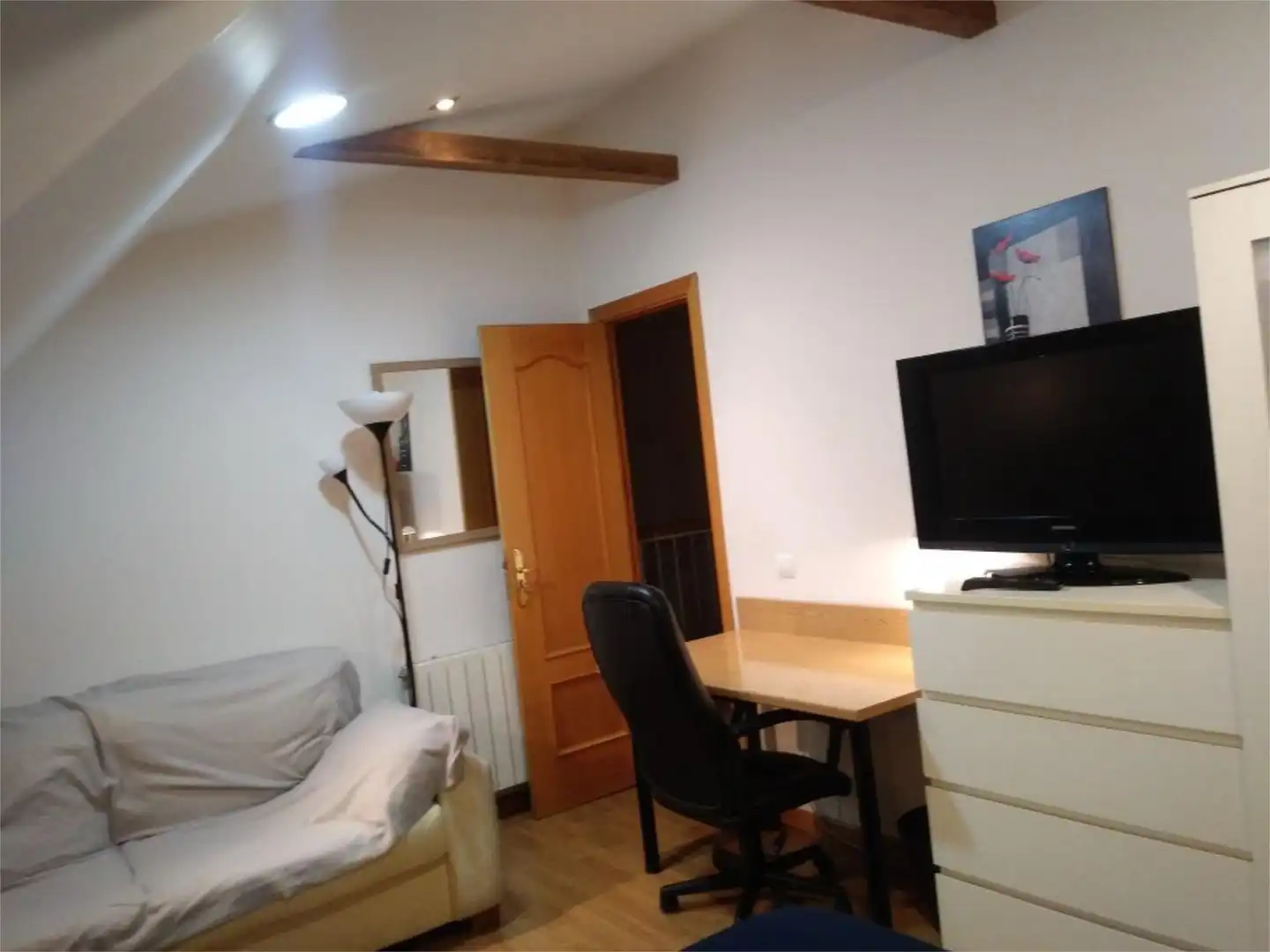 Room in Calle Otoño, 2, Rejas Room in Calle Otoño, 2, Rejas