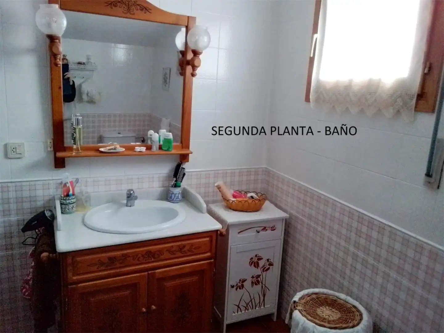 Casa adosada en venda a Calle Alfaro, 4, Carenas Bany de Casa adosada en venda en Carenas amb Aire condicionat, Moblat i Balcó