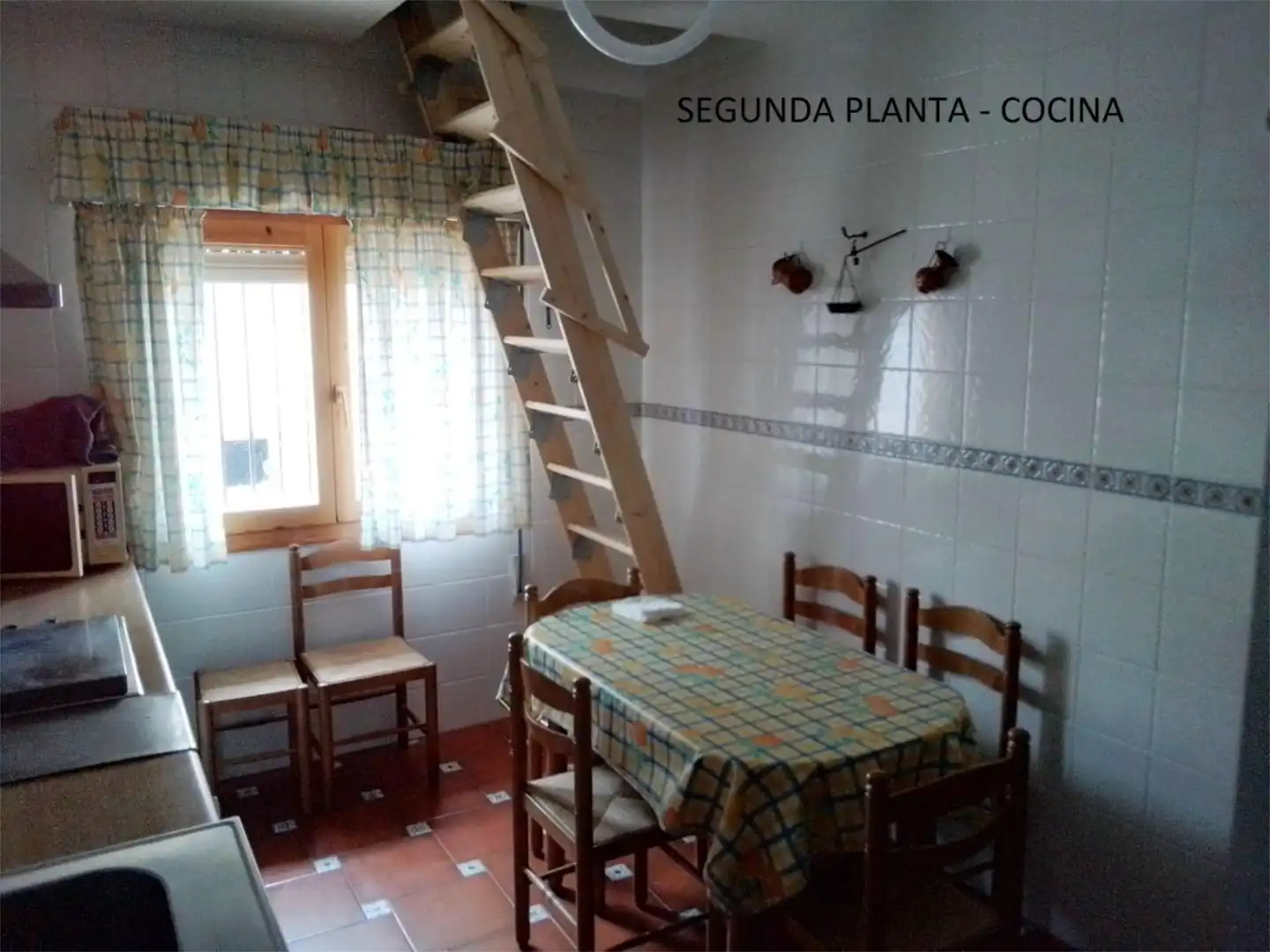 Casa adosada en venda a Calle Alfaro, 4, Carenas Menjador de Casa adosada en venda en Carenas amb Aire condicionat, Moblat i Balcó