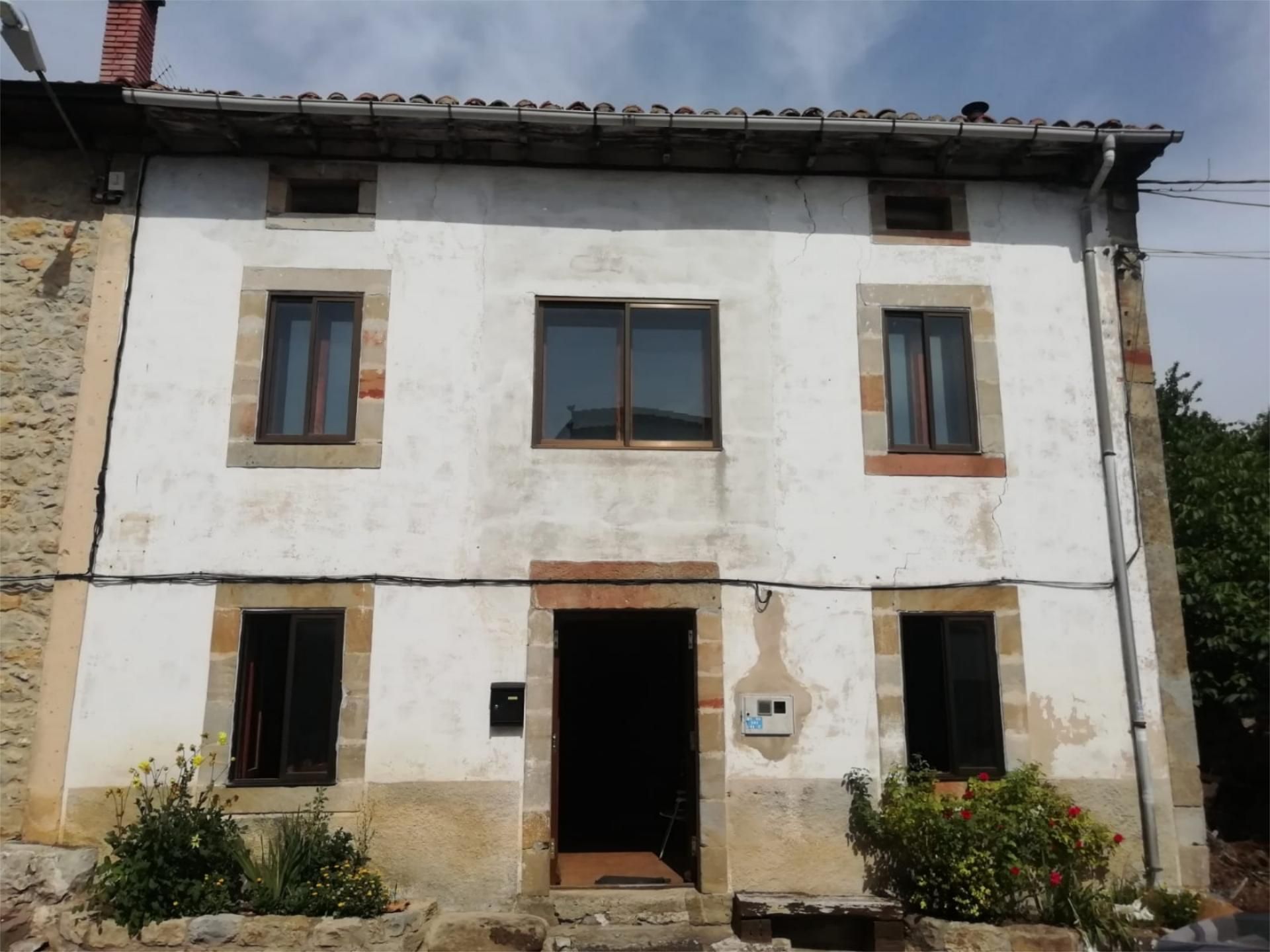 Vista exterior de Casa adosada en venda en Valle de Valdebezana
