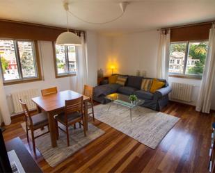 Sala d'estar de Apartament en venda en Vigo  amb Piscina i Balcó