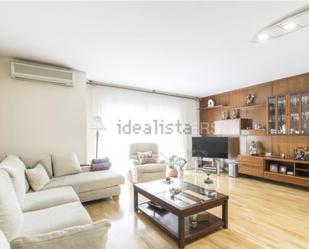 Sala d'estar de Pis en venda en El Prat de Llobregat amb Aire condicionat i Terrassa