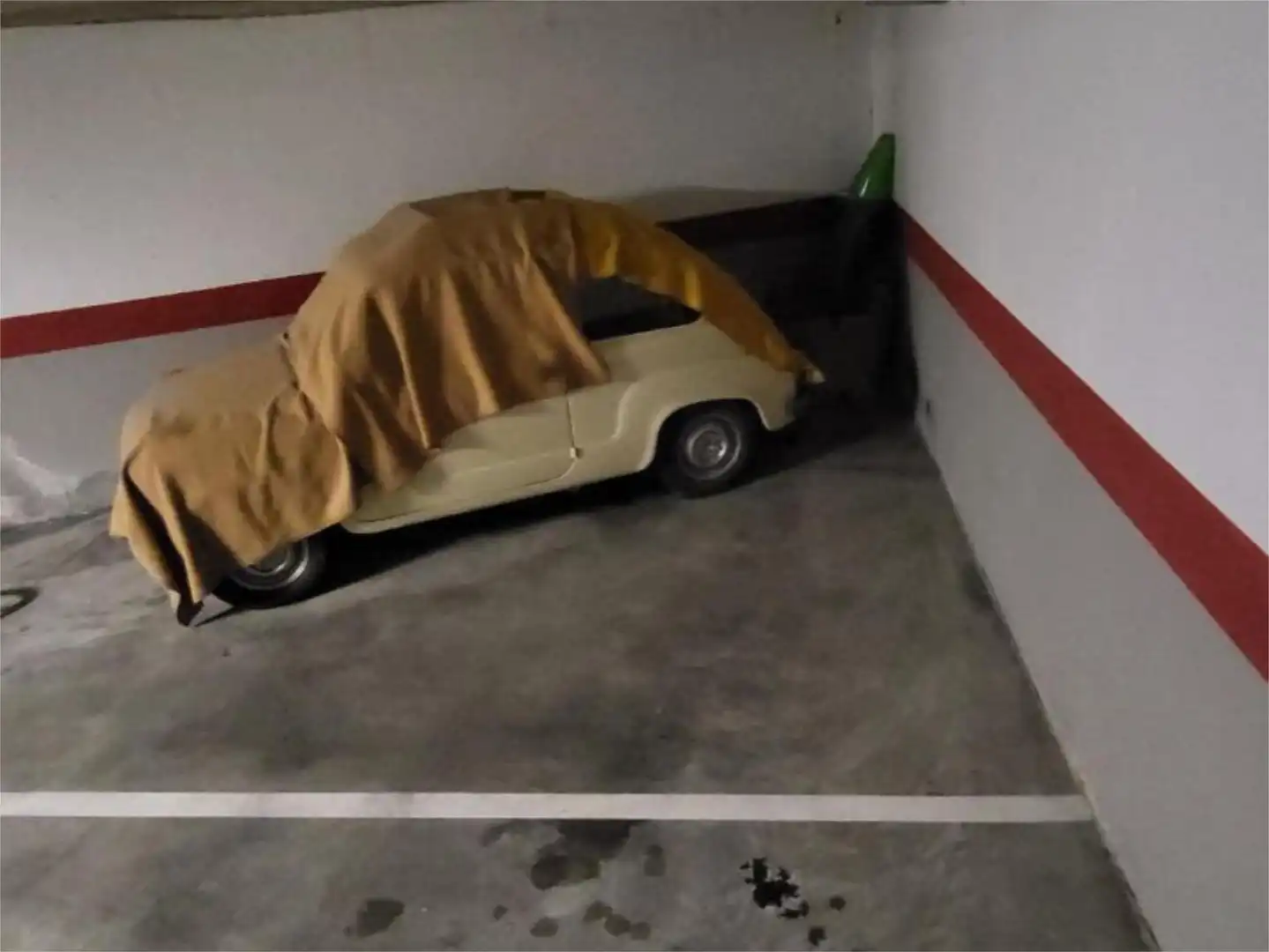 Garage for rent in Carrer Escriptor Joan Cortada, Son Dameto Parking of Garage for rent in Palma de Mallorca