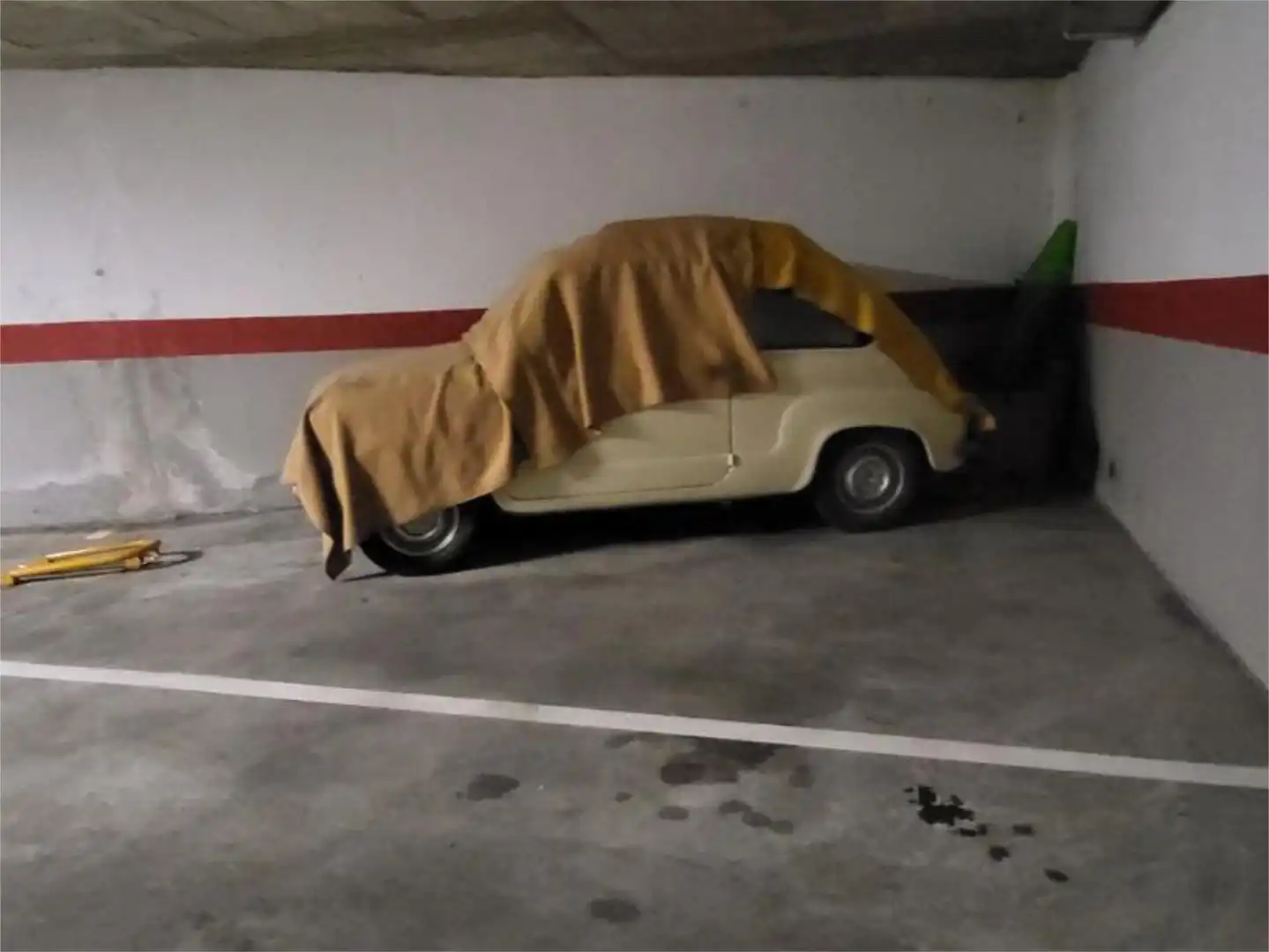 Garage for rent in Carrer Escriptor Joan Cortada, Son Dameto Parking of Garage for rent in Palma de Mallorca