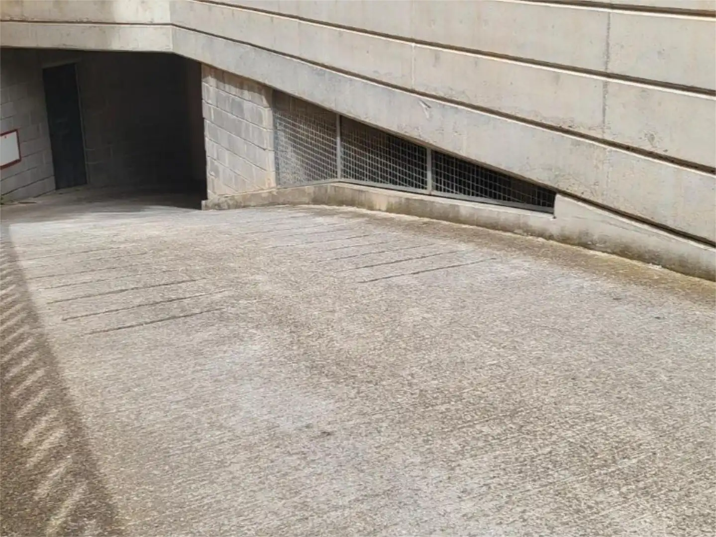 Garage for rent in Carrer Escriptor Joan Cortada, Son Dameto Parking of Garage for rent in Palma de Mallorca